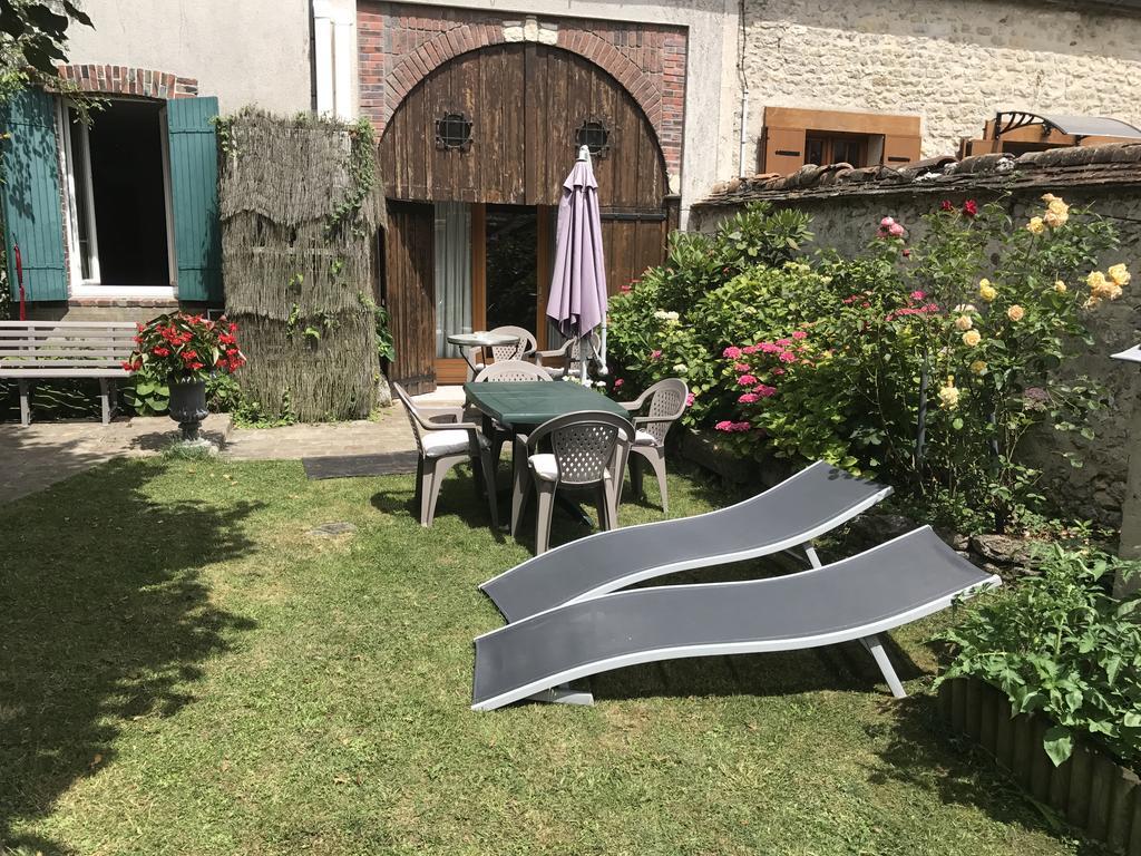 Residence La Beauceronne Ouarville Buitenkant foto